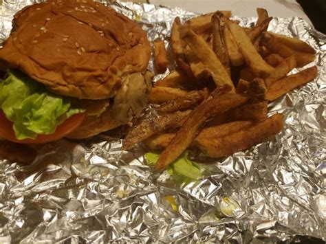 5 guys independence mo